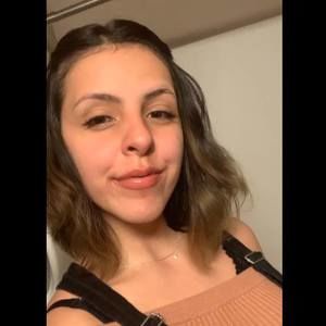 Meet your Posher, Olivia